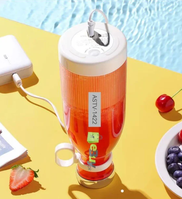Portable mini juicer blender